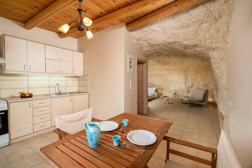 Nostos Cave Seaview Apartment Matala Buitenkant foto